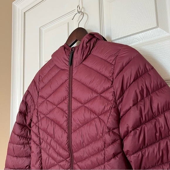 [BNWOT] Lolë Long Lightweight Down Puffer Shell Jacket Burgundy - Size XS - Picture 4 of 16